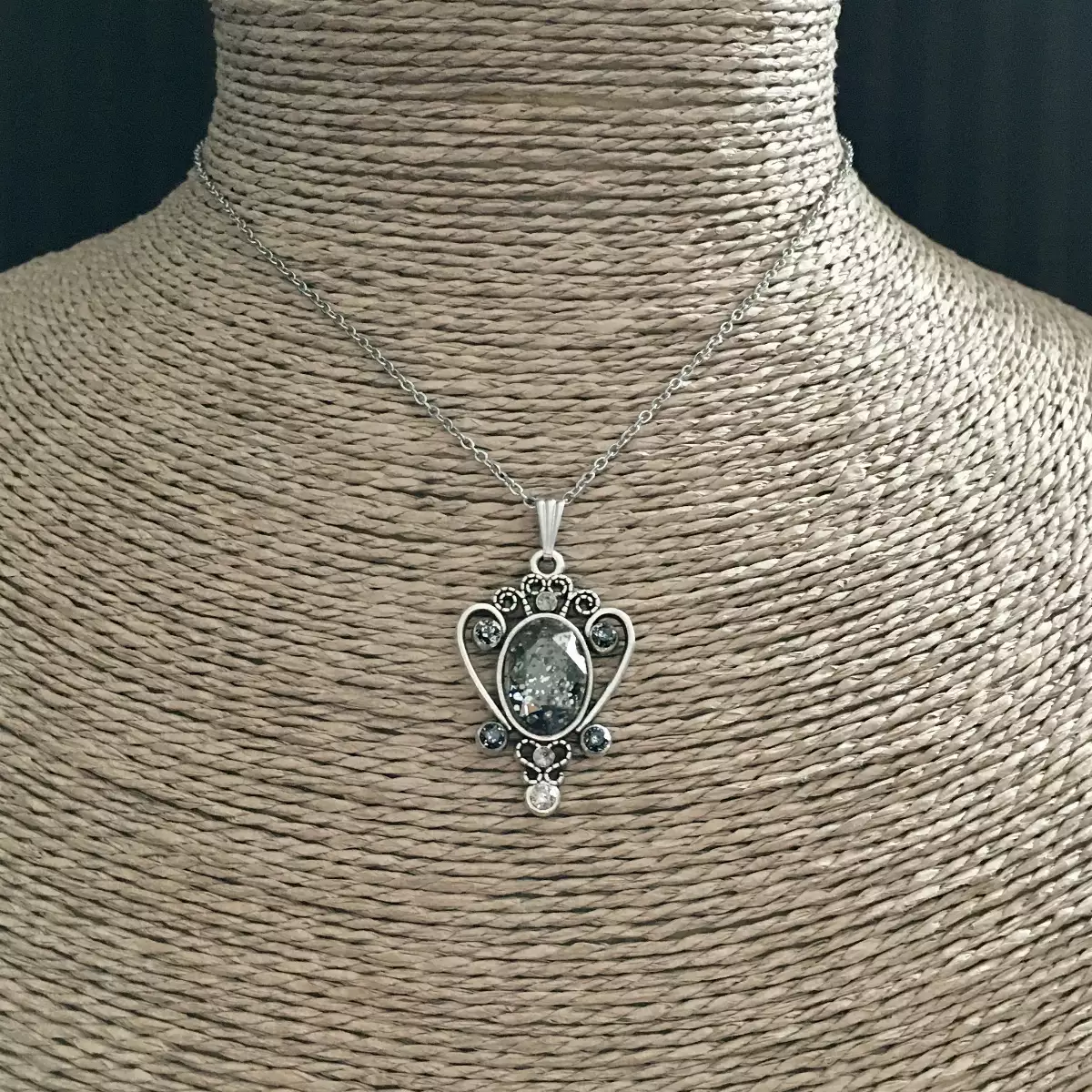 "Naly" pendentif d'inspiration baroque