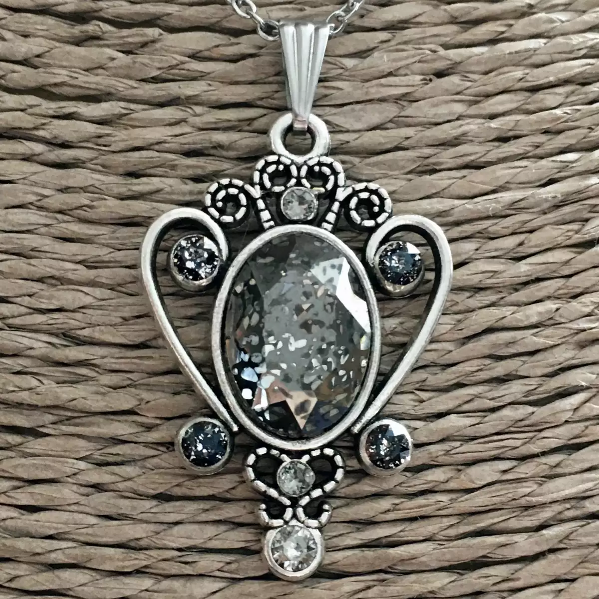 "Naly" pendentif d'inspiration baroque
