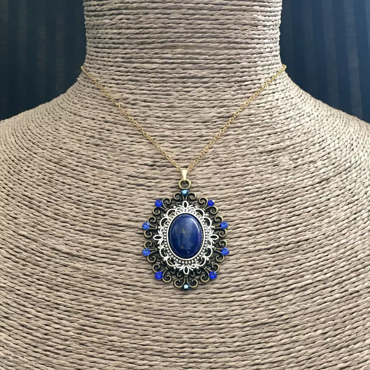 "Loo" pendentif d'inspiration victorienne