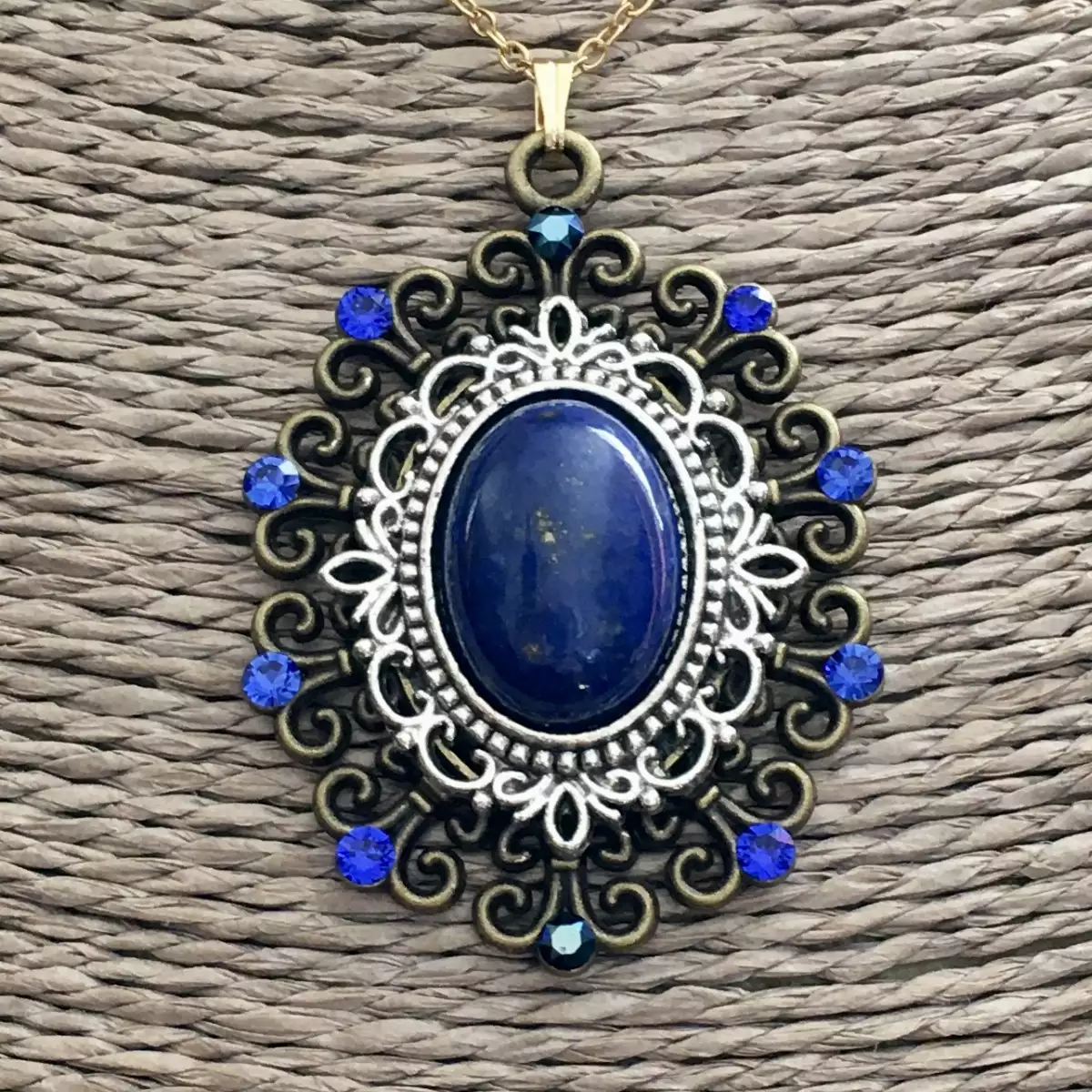 "Loo" pendentif d'inspiration victorienne