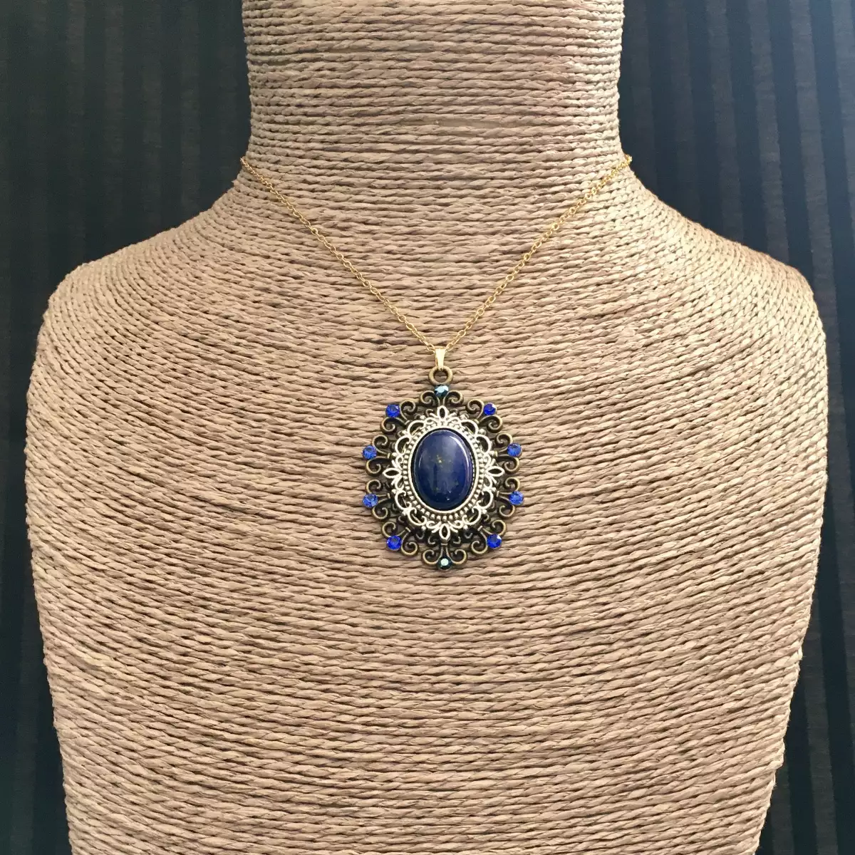 "Loo" pendentif d'inspiration victorienne