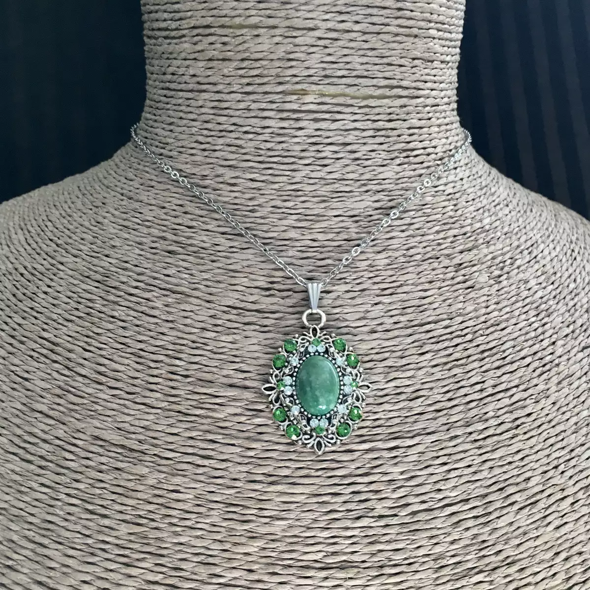 "Jiola" pendentif d'inspiration victorienne
