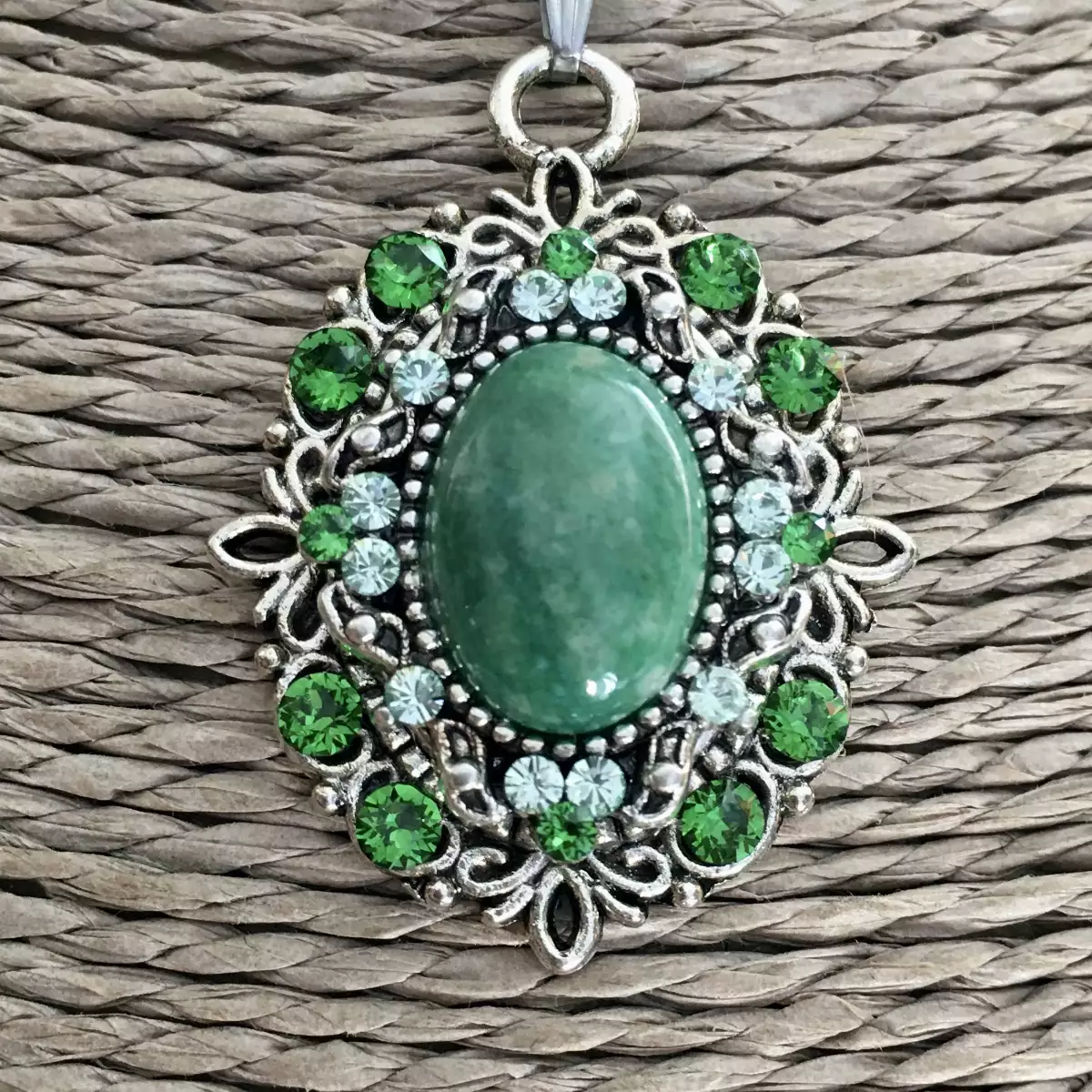 "Jiola" pendentif d'inspiration victorienne