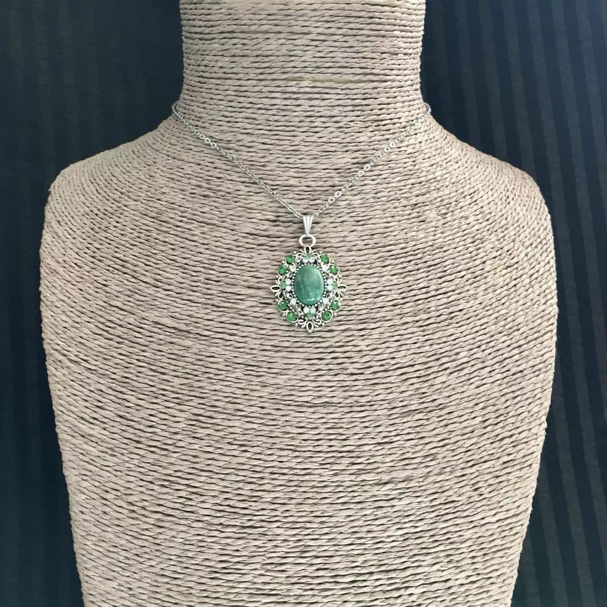 "Jiola" pendentif d'inspiration victorienne