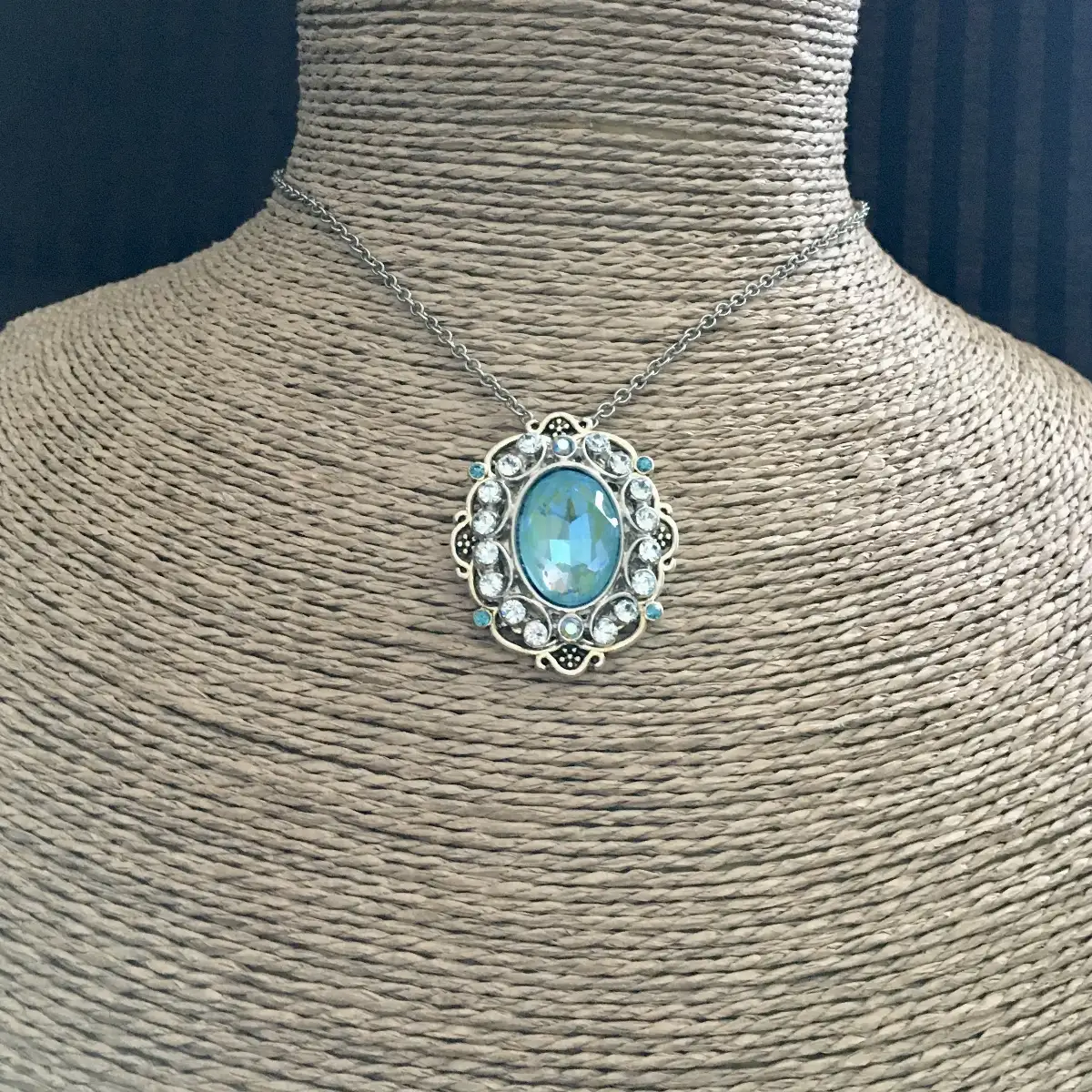 "Naany" pendentif d'inspiration victorienne