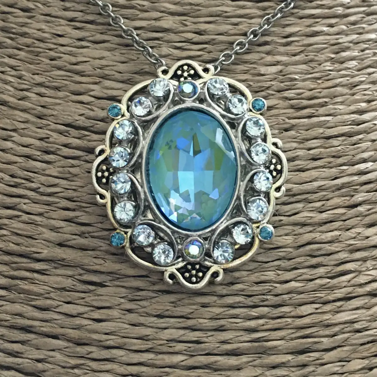 "Naany" pendentif d'inspiration victorienne