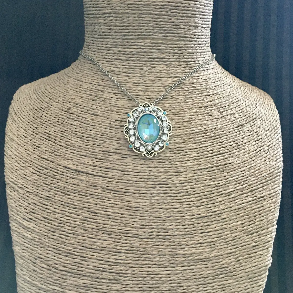 "Naany" pendentif d'inspiration victorienne