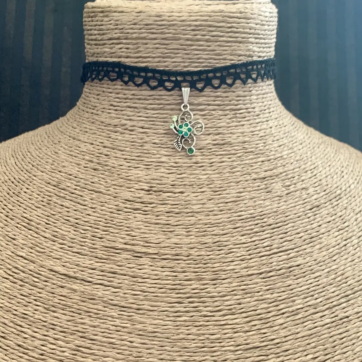 "Béverly" emerald