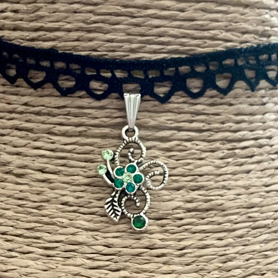 "Béverly" emerald