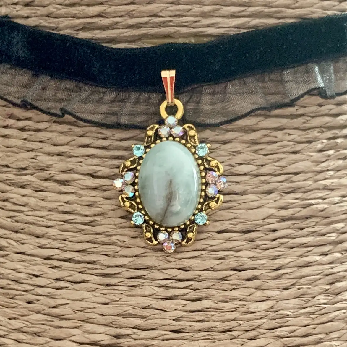 "Malvina" larimar