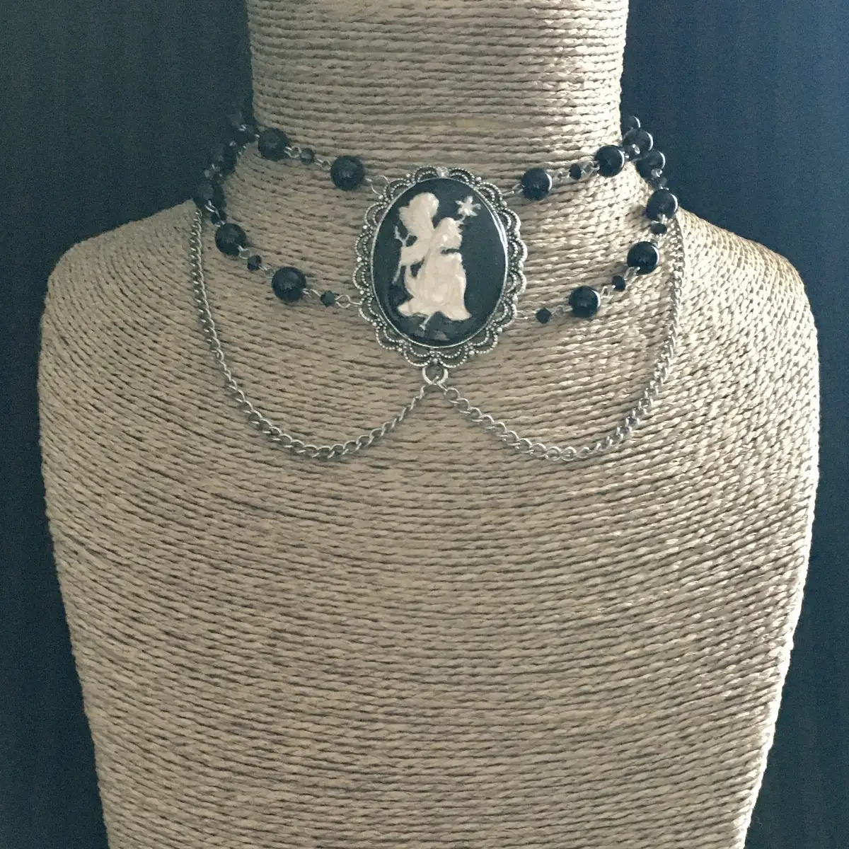 "Trick" chocker gothique