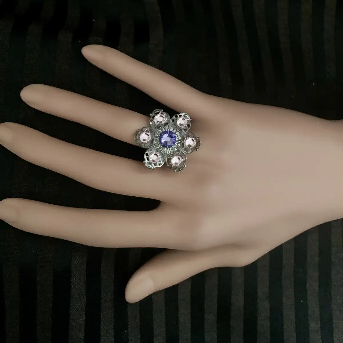 "Flower" tanzanite