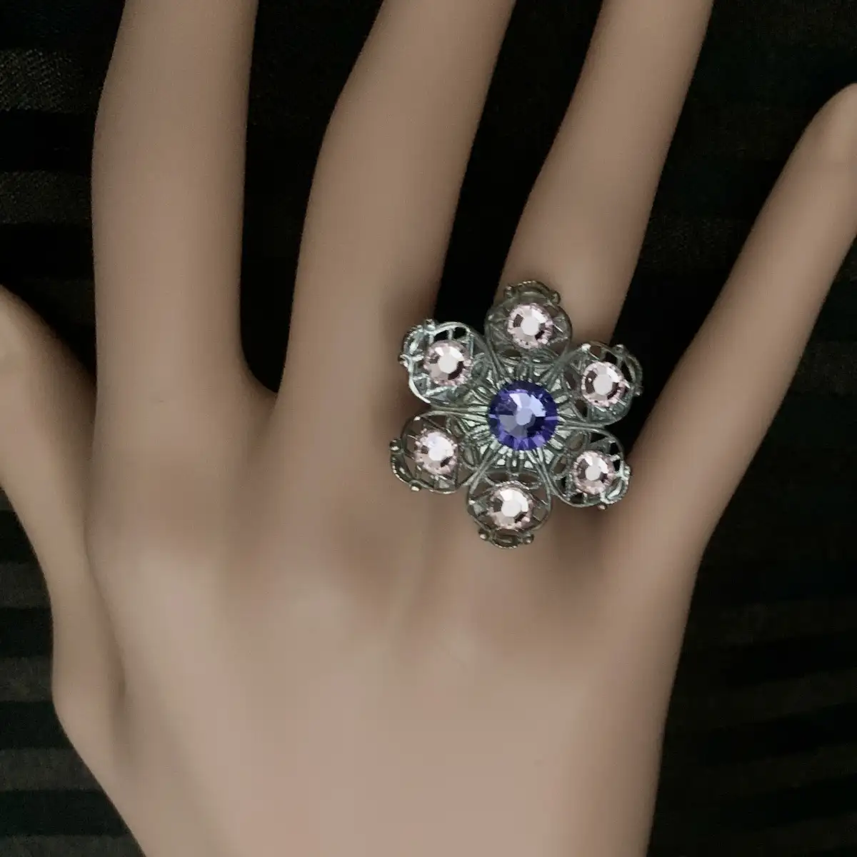 "Flower" tanzanite
