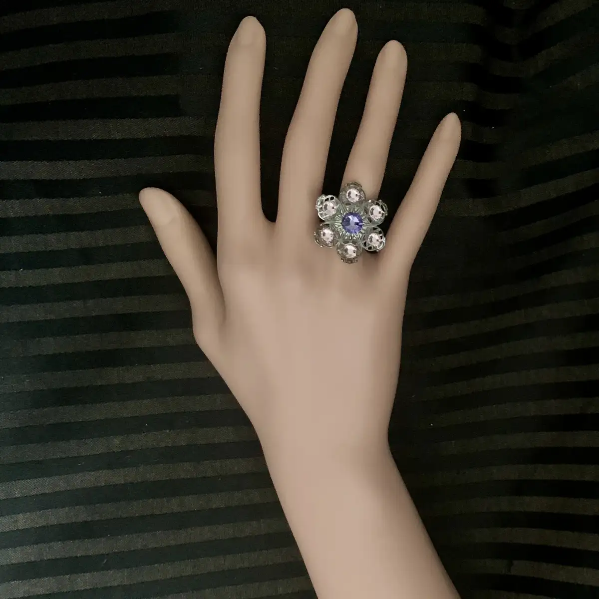 "Flower" tanzanite