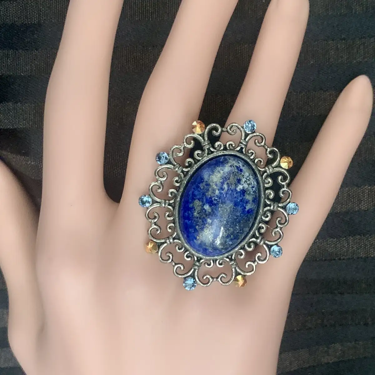 "Diva" lapis lazuli
