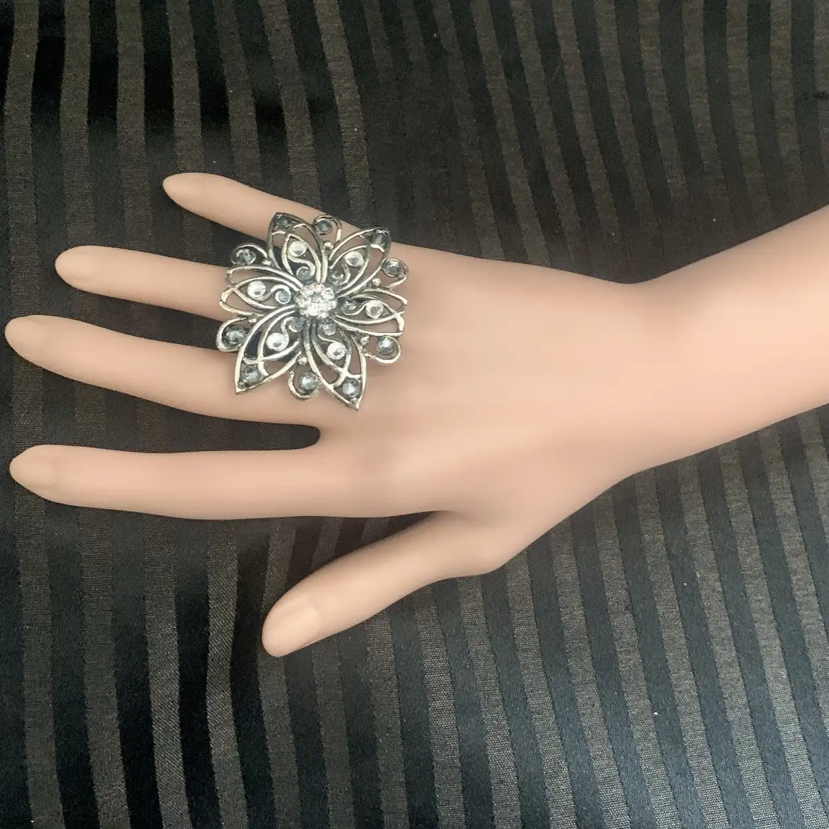 "Royal" crystal white patina