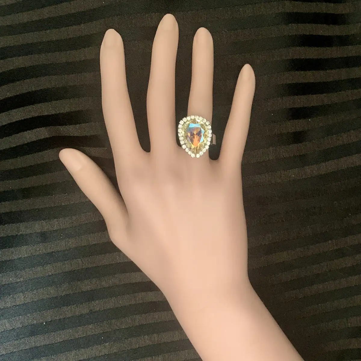 "Rhee" crystal paradise shine