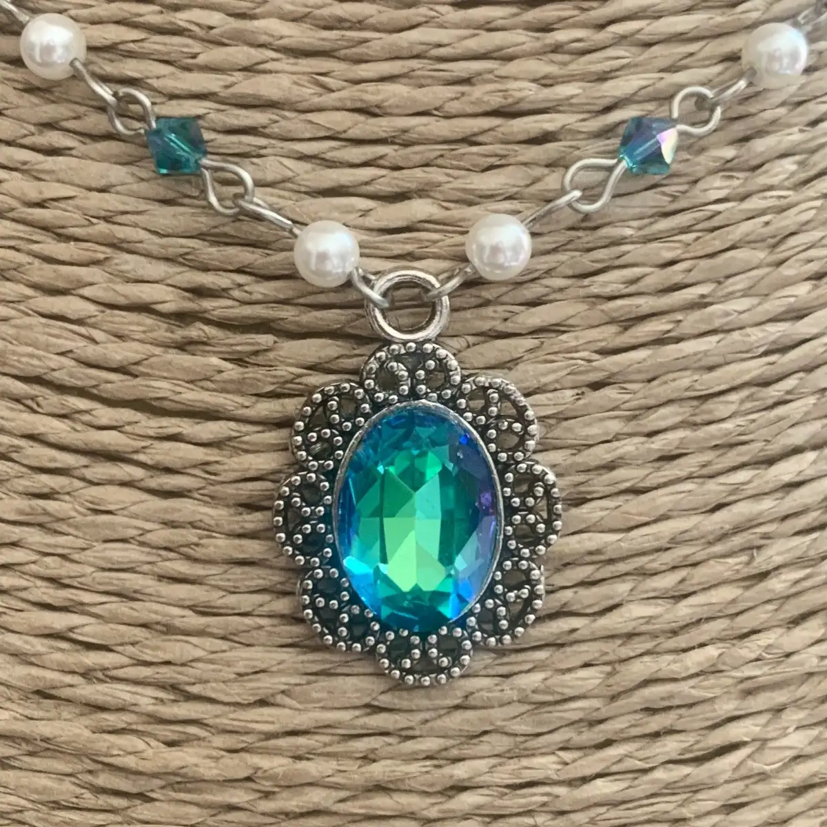 "Juniper" d'inspiration victorienne