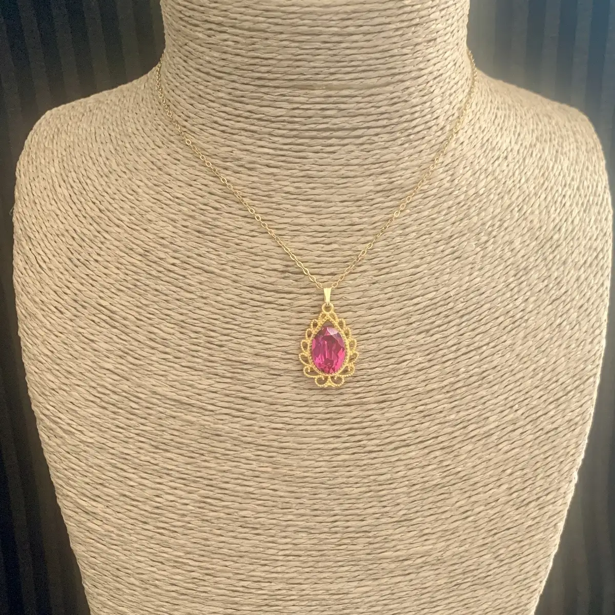 "Midona" pendentif d'inspiration victorienne