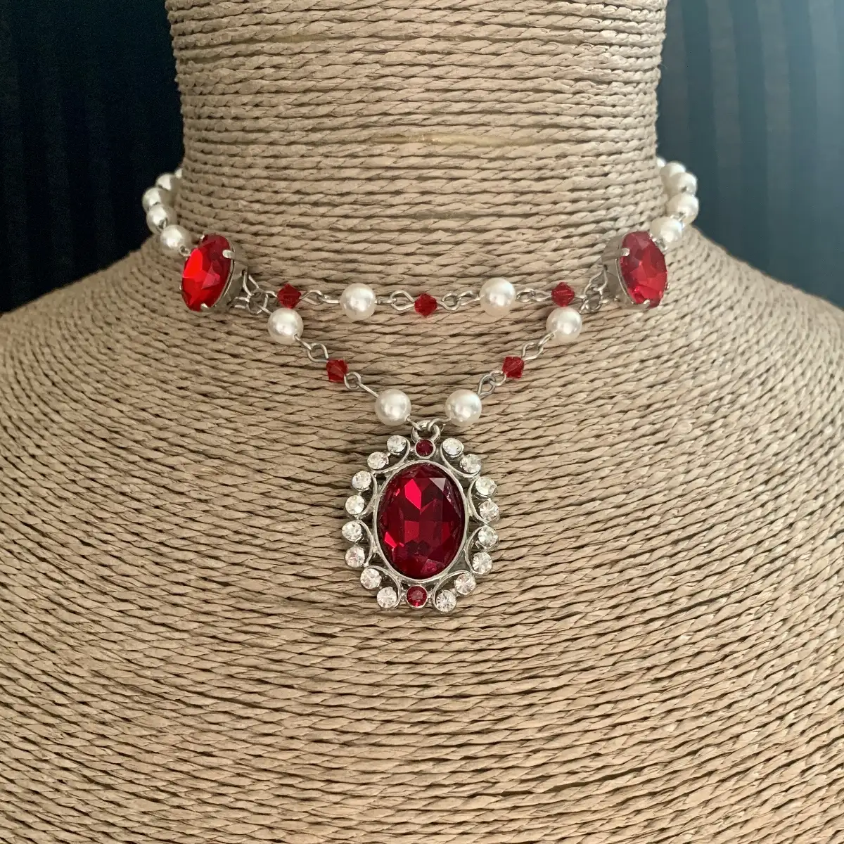 "Alcyra" d'inspiration victorienne