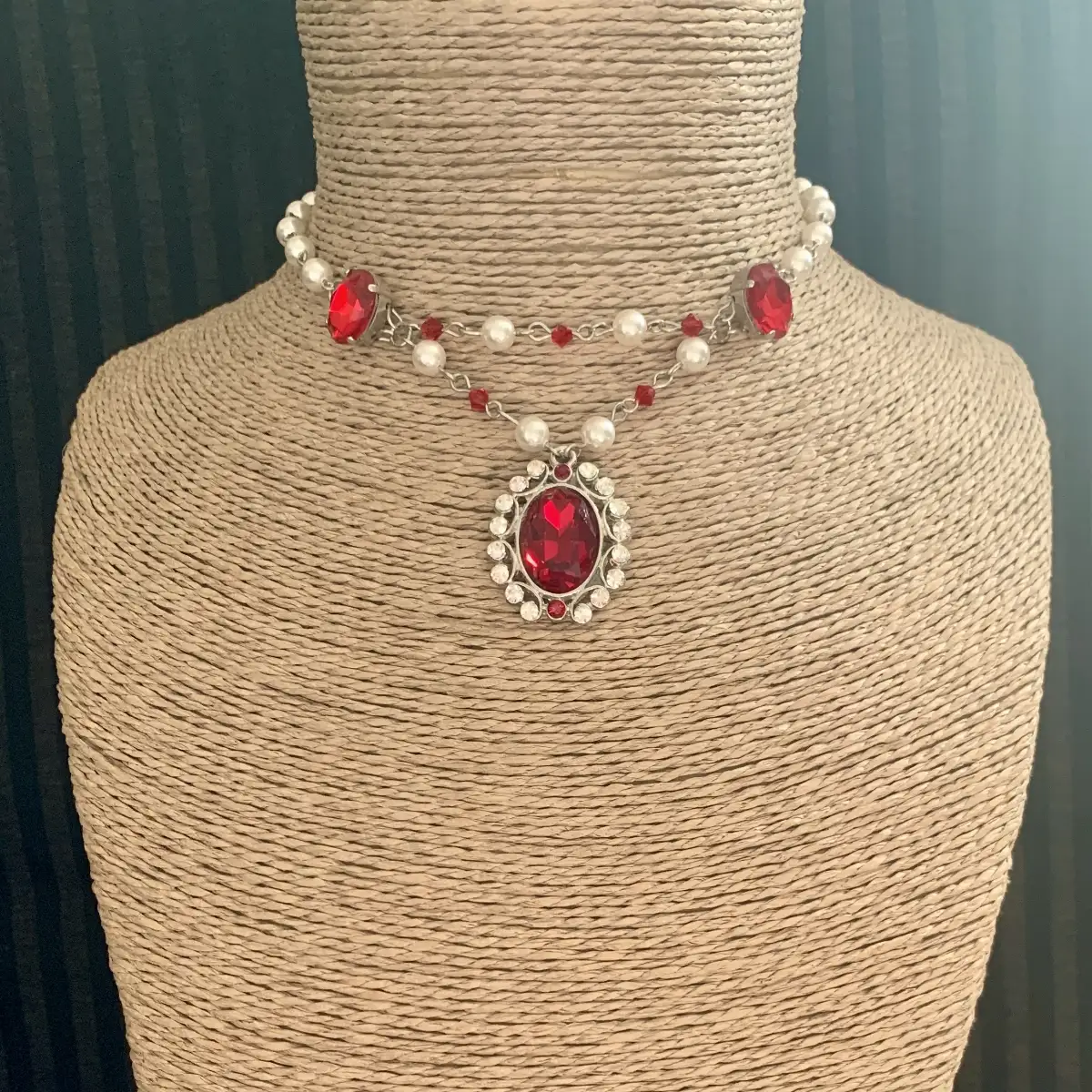 "Alcyra" d'inspiration victorienne