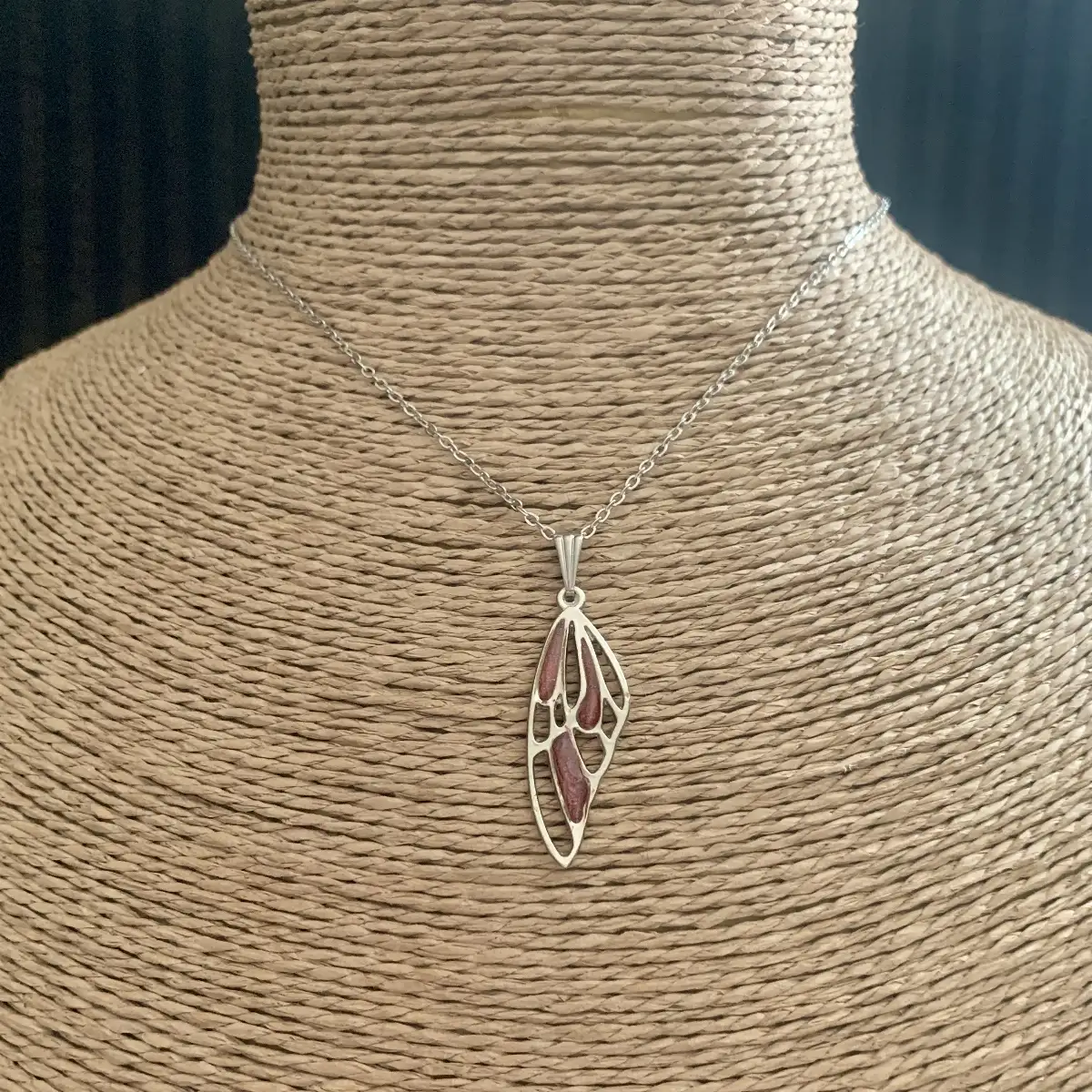 "Nyuii" pendentif d'inspiration baroque