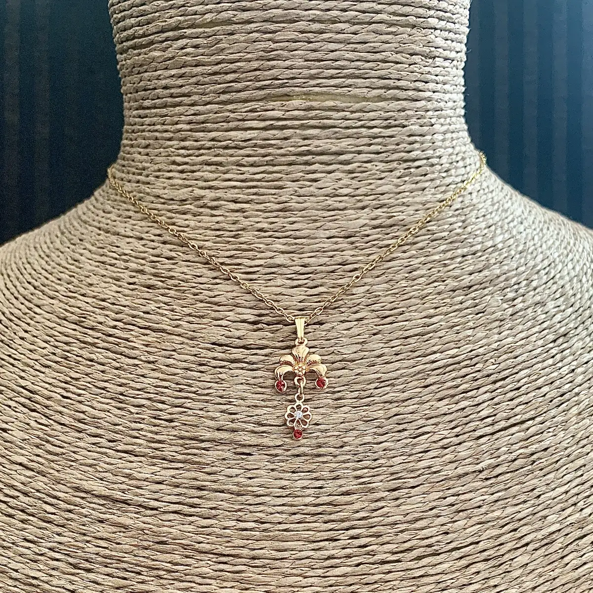 "Aylie" pendentif d'inspiration Art Nouveau