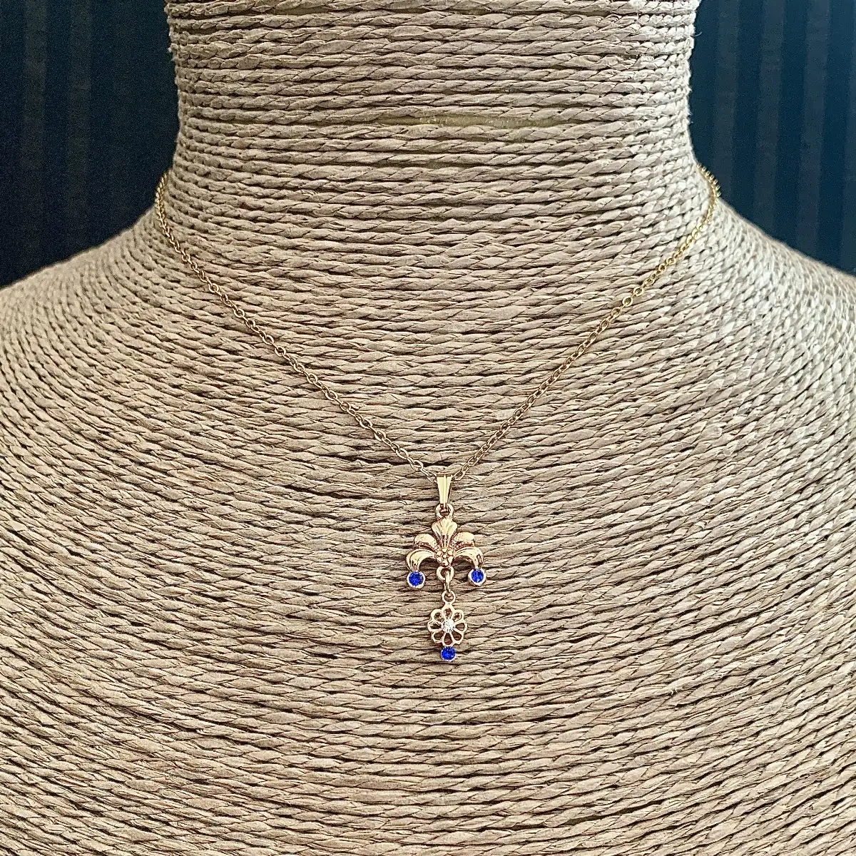"Aylie" pendentif d'inspiration Art Nouveau