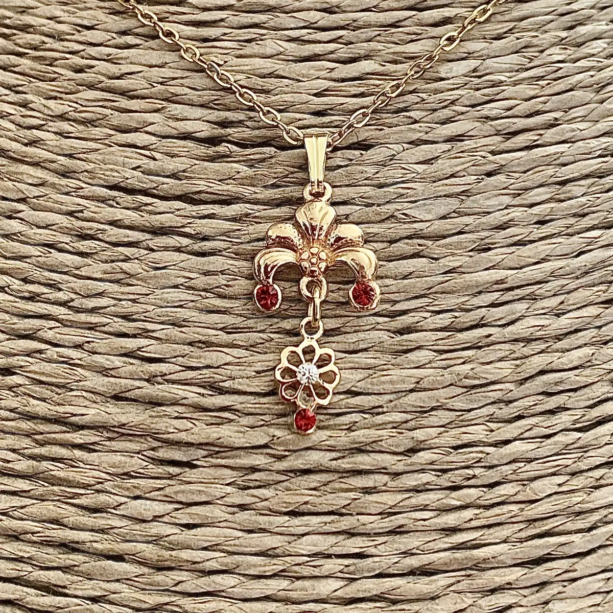 "Aylie" pendentif d'inspiration Art Nouveau