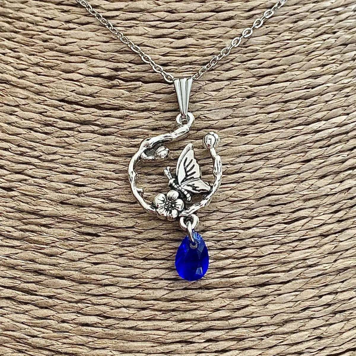 "Saory" pendentif d'inspiration Art Nouveau