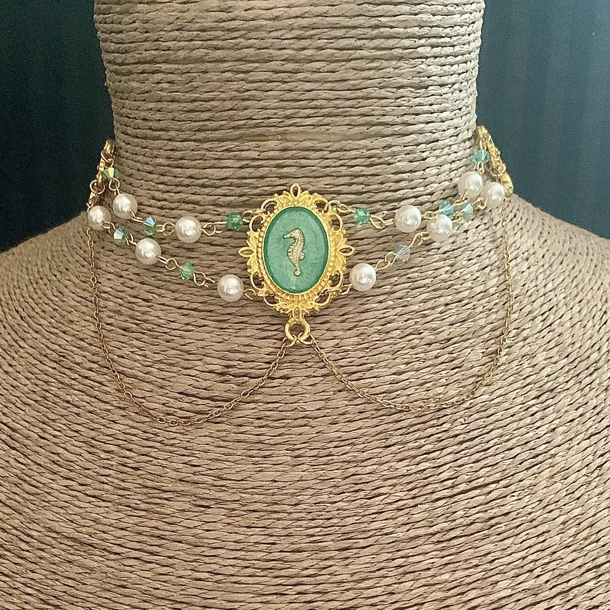 "Théthys" chocker d'inspiration victorienne