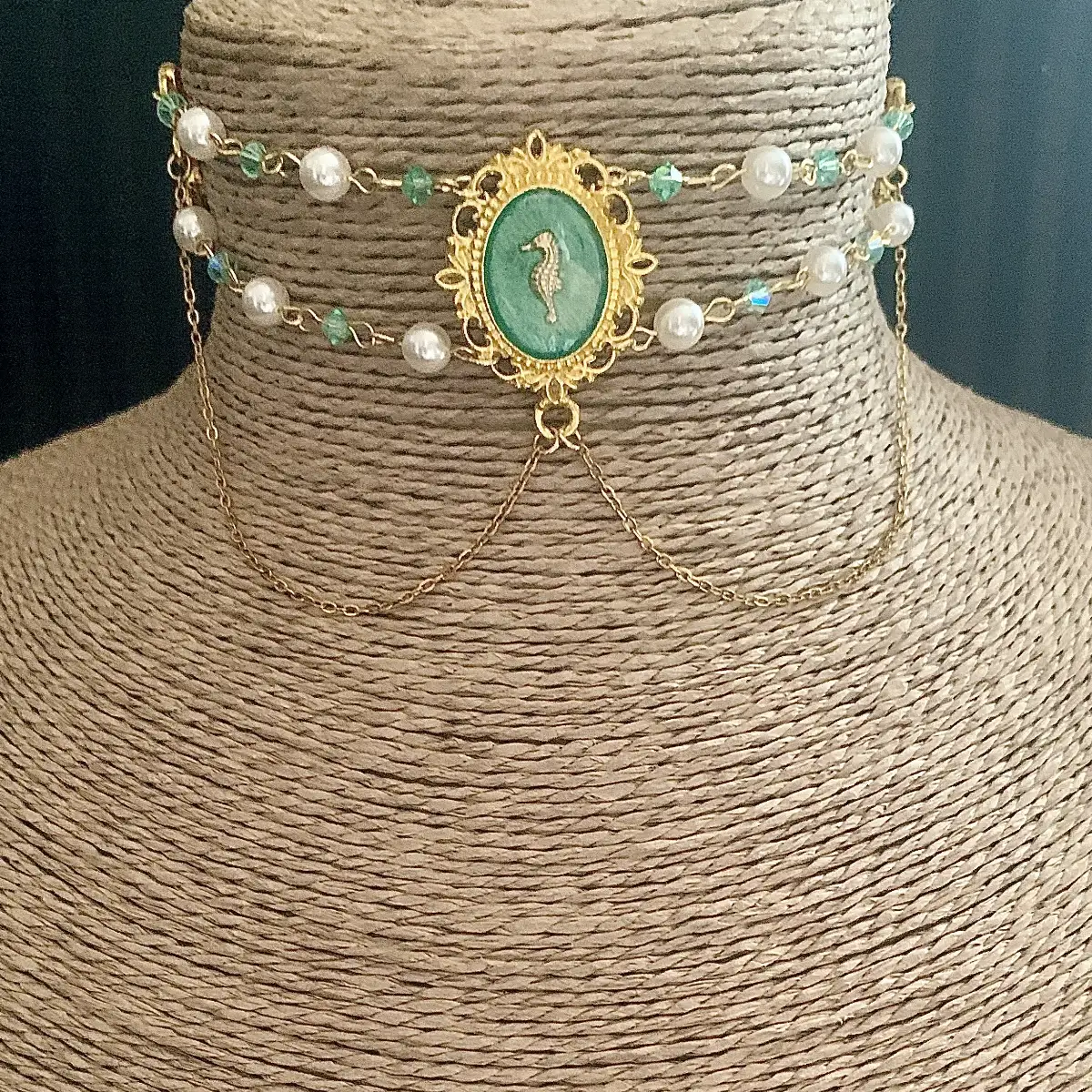 "Théthys" chocker d'inspiration victorienne