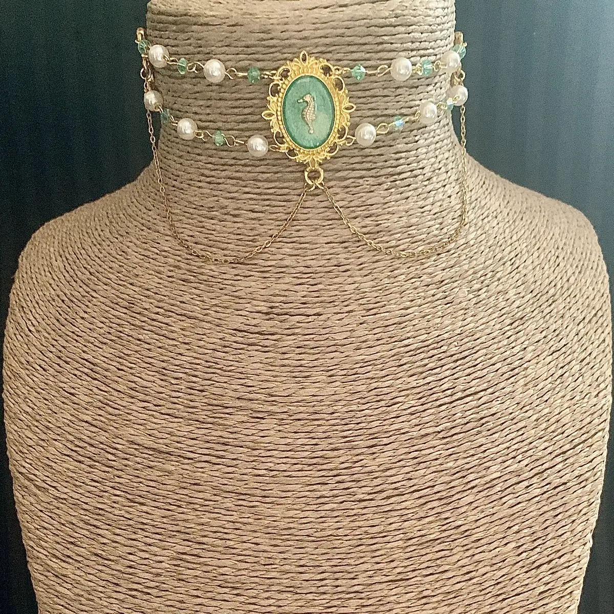 "Théthys" chocker d'inspiration victorienne